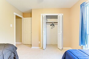 Quiet Houston Home w/ Porch - Near Park & Trails!