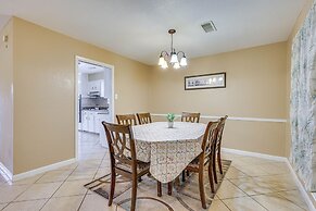 Quiet Houston Home w/ Porch - Near Park & Trails!