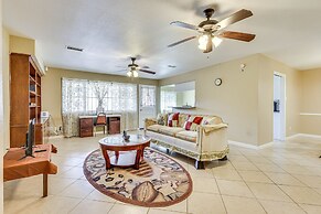 Quiet Houston Home w/ Porch - Near Park & Trails!