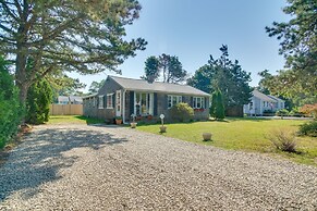 Coastal Cape Cod Charmer: Walk to Beach & Main St!