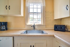 Coastal Cape Cod Charmer: Walk to Beach & Main St!