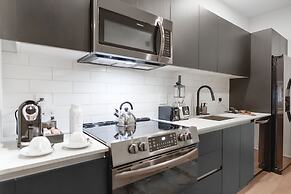 Luxury apt Bay View Near Bayfront Park