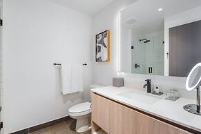 Luxury apt Bay View Near Bayfront Park