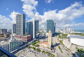 Luxury apt Bay View Near Bayfront Park