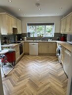 Impeccable 4-bed House in Bournemouth