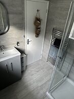 Impeccable 4-bed House in Bournemouth