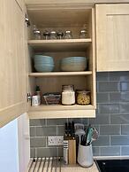 Impeccable 4-bed House in Bournemouth