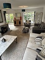 Impeccable 4-bed House in Bournemouth