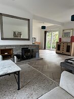 Impeccable 4-bed House in Bournemouth