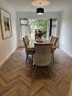 Impeccable 4-bed House in Bournemouth