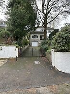 Impeccable 4-bed House in Bournemouth