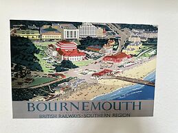 Impeccable 4-bed House in Bournemouth