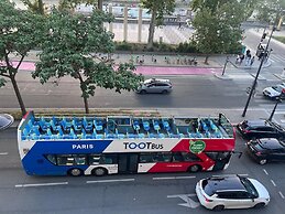 Eiffel Edge Escape (30 mètres de la Tour Eiffel)