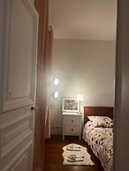 Eiffel Edge Escape (30 mètres de la Tour Eiffel)