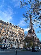 Eiffel Edge Escape (30 mètres de la Tour Eiffel)