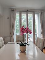 Eiffel Edge Escape (30 mètres de la Tour Eiffel)