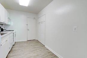 Exclusive Condo with Gym in Crystal City