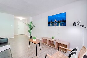 Exclusive Condo with Gym in Crystal City