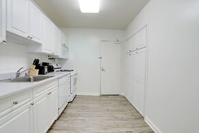 Exclusive Condo with Gym in Crystal City