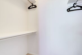 Exclusive Condo with Gym in Crystal City