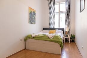 Friendly 3BR shared Apt-WienerStadthalle