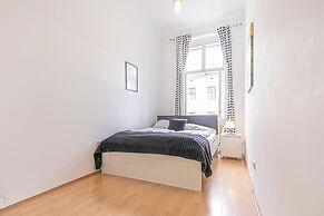 Friendly 3BR shared Apt-WienerStadthalle