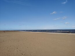 Golden Sands Beach Activities sea Holiday Relax