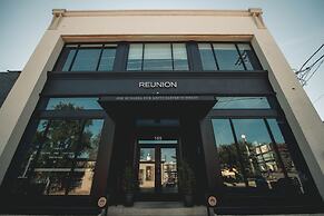 Reunion Hotel