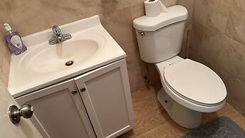 ROOM D 6 MINS EWR AIRPORT CLOSE TO NY