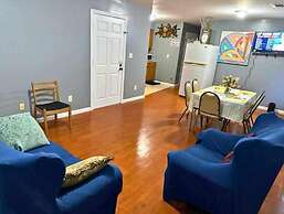 ROOM D 6 MINS EWR AIRPORT CLOSE TO NY