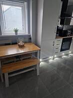 Captivating 2-bed Apartment in Tenby