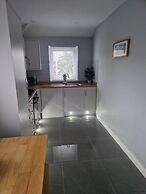 Captivating 2-bed Apartment in Tenby