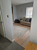 Captivating 2-bed Apartment in Tenby