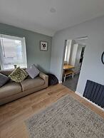 Captivating 2-bed Apartment in Tenby