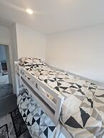 Captivating 2-bed Apartment in Tenby