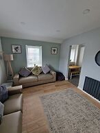 Captivating 2-bed Apartment in Tenby