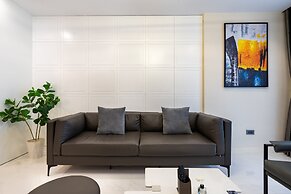 Losso Central - Madison Building D1