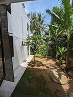 Room-the Villa Close To Surf Beach And G