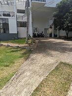 Room-the Villa Close To Surf Beach And G