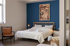 The Printhouse-Boutique Apt by SeaNRent