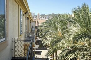 The Printhouse-Boutique Apt by SeaNRent