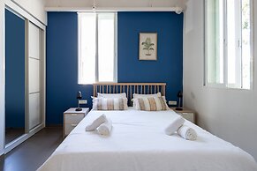 The Printhouse-Boutique Apt by SeaNRent