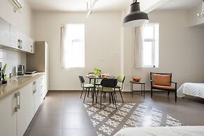 The Printhouse-Boutique Apt by SeaNRent