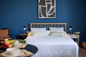 The Printhouse-Boutique Apt by SeaNRent