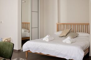 The Printhouse-Boutique Apt by SeaNRent