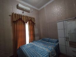 OYO 93618 Homestay Bonjeruk Near Restoran Pawon 21 Bonjeruk