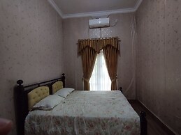 OYO 93618 Homestay Bonjeruk Near Restoran Pawon 21 Bonjeruk