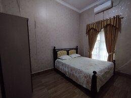 OYO 93618 Homestay Bonjeruk Near Restoran Pawon 21 Bonjeruk