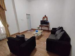 OYO 93618 Homestay Bonjeruk Near Restoran Pawon 21 Bonjeruk