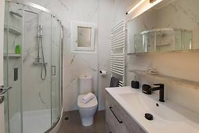 Elisabetta Villa in Paxi